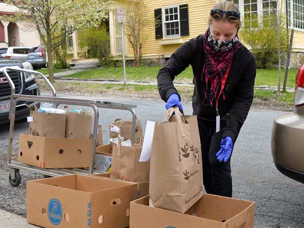 Loading food in cars for delivery